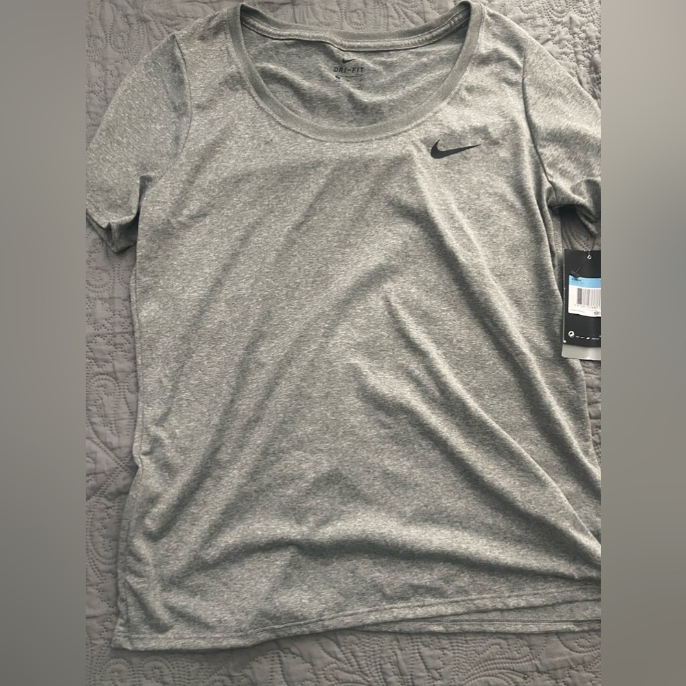 Grey Nike dry fit top nwt